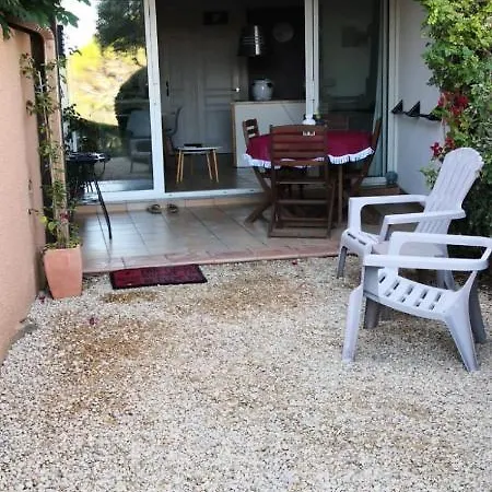 Vue Restanques Golfe St Tropez 2 Chambres 6 Personnes